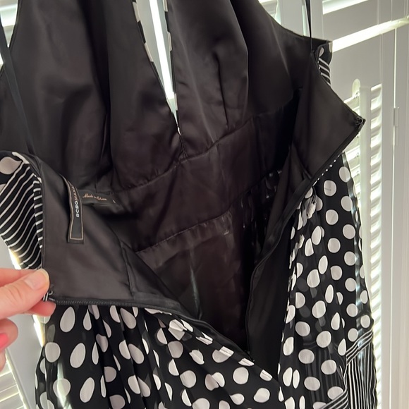 BCBG Max Azria Black & White Silk Halter Neck Party Dress - size 6 - Picture 5 of 5